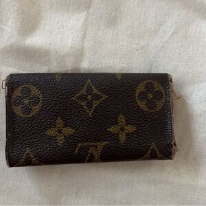 Authentic Louis Vuitton Key Holder *Rehab
